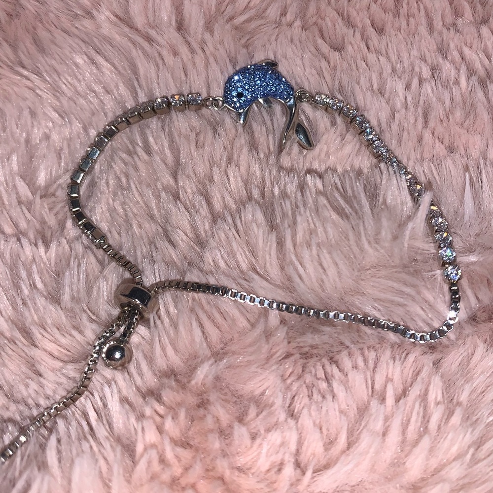 Adjustable dolphin bracelet
